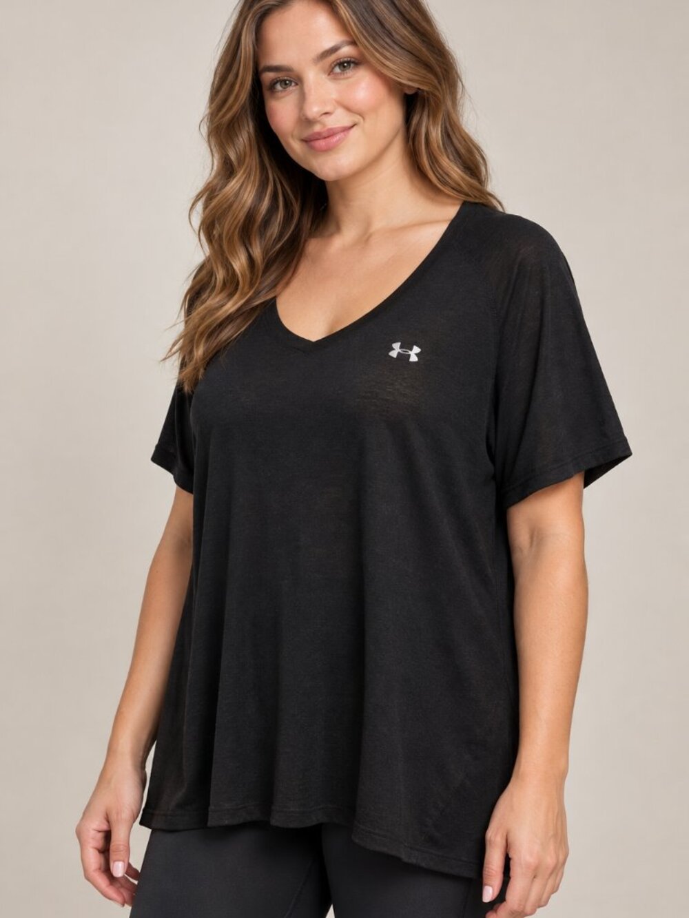 Under Armour Tech XL Black V-Neck Athletic Shirt HeatGear Loose Fit Workout